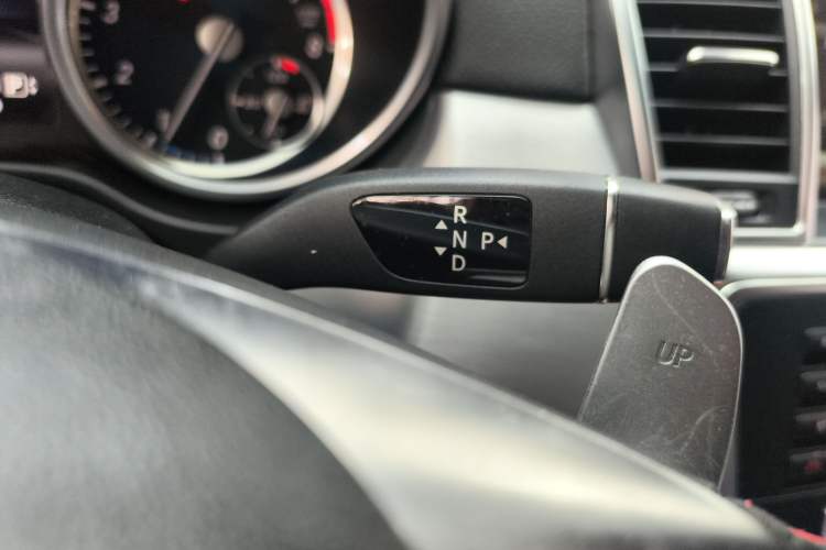 Used Mercedes-Benz GL-Class 2015 GL 400 4MATIC Dynamic Model Gear Lever