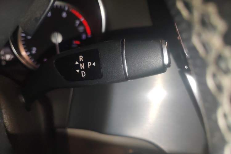 Used Mercedes-Benz GL-Class 2015 GL 400 4MATIC Dynamic Model Gear Lever