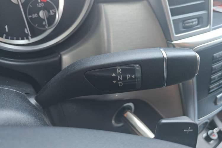 Used Mercedes-Benz GL-Class 2015 GL 400 4MATIC Dynamic Model Gear Lever
