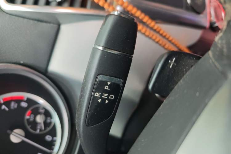 Used Mercedes-Benz GL-Class 2015 GL 400 4MATIC Dynamic Model Gear Lever