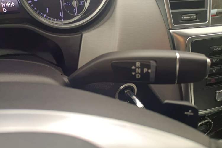 Used Mercedes-Benz GL-Class 2015 GL 400 4MATIC Dynamic Model Gear Lever