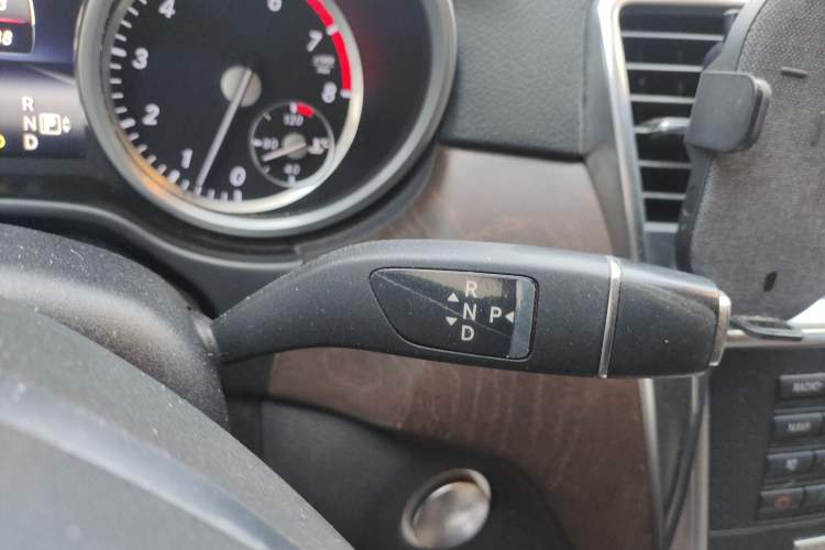 Used Mercedes-Benz GL-Class 2015 GL 400 4MATIC Luxury Model Gear Lever