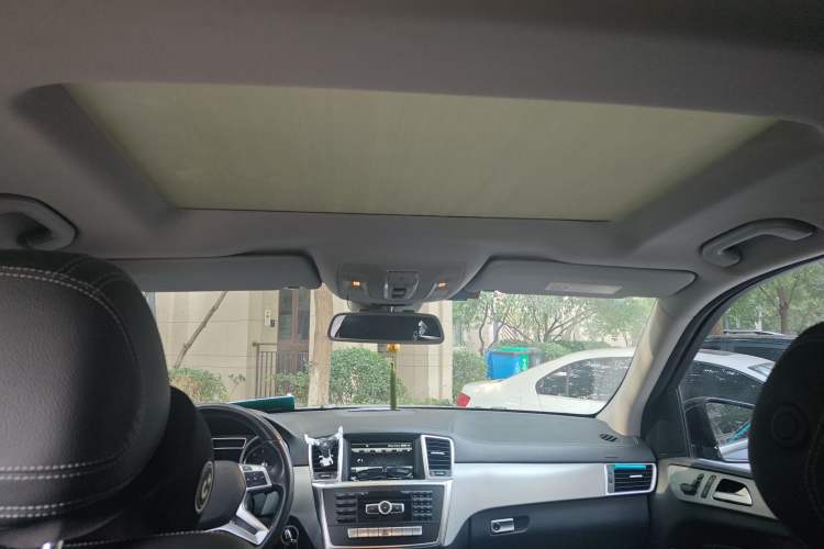 Used Mercedes-Benz GL-Class 2015 GL 400 4MATIC Dynamic Model Headliner