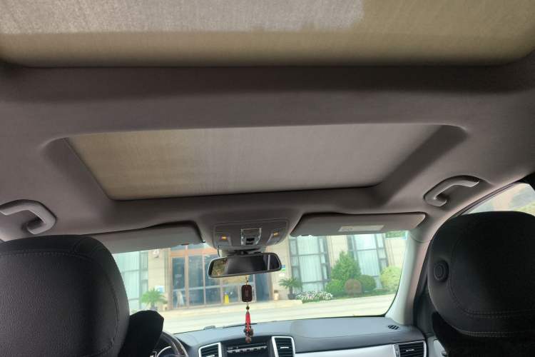 Used Mercedes-Benz GL-Class 2015 GL 400 4MATIC Dynamic Model Headliner
