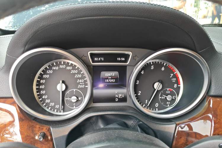 Used Mercedes-Benz GL-Class  Instrument Cluster