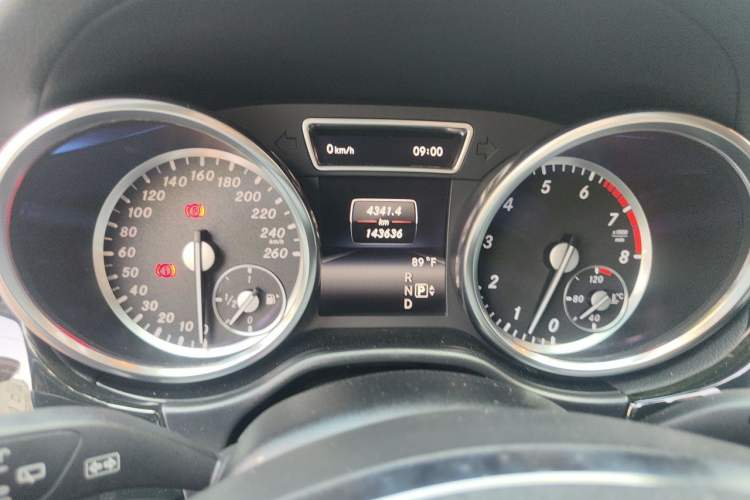 Used Mercedes-Benz GL-Class  Instrument Cluster