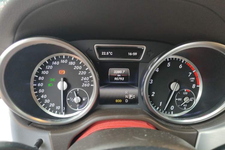 Used Mercedes-Benz GL-Class 2015 GL 400 4MATIC Dynamic Model Instrument Cluster