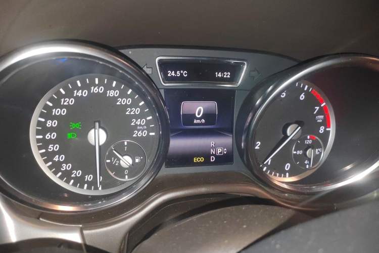 Used Mercedes-Benz GL-Class 2015 GL 400 4MATIC Dynamic Model Instrument Cluster