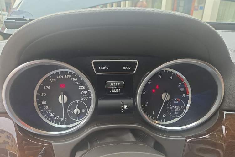 Used Mercedes-Benz GL-Class  Instrument Cluster