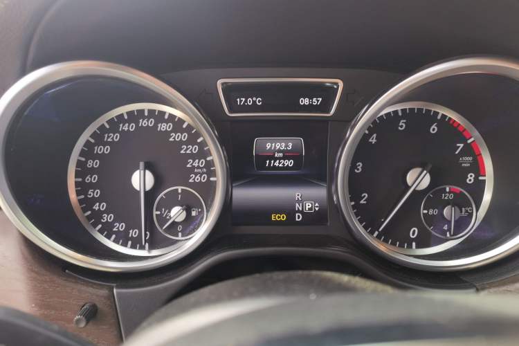Used Mercedes-Benz GL-Class 2015 GL 500 4MATIC Instrument Cluster
