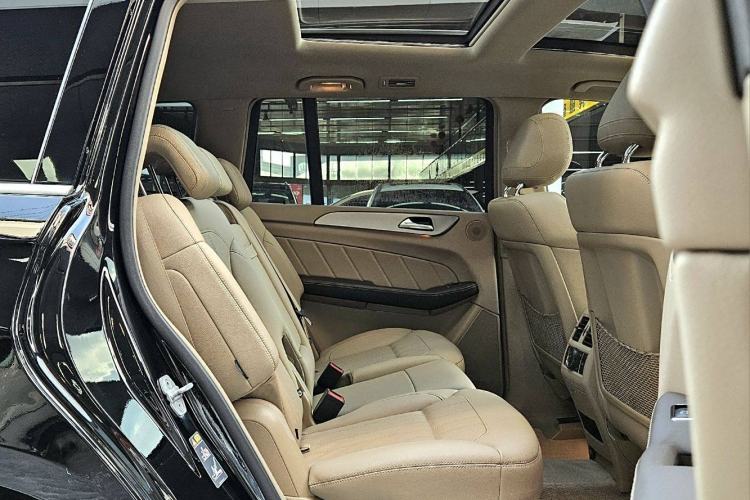 Used Mercedes-Benz GL-Class 2015 GL 400 4MATIC Dynamic Model Interior 11