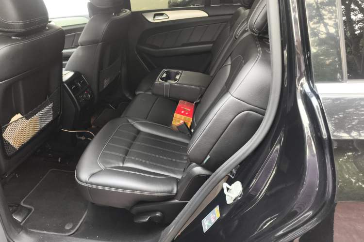 Used Mercedes-Benz GL-Class 2015 GL 400 4MATIC Dynamic Model Interior 4
