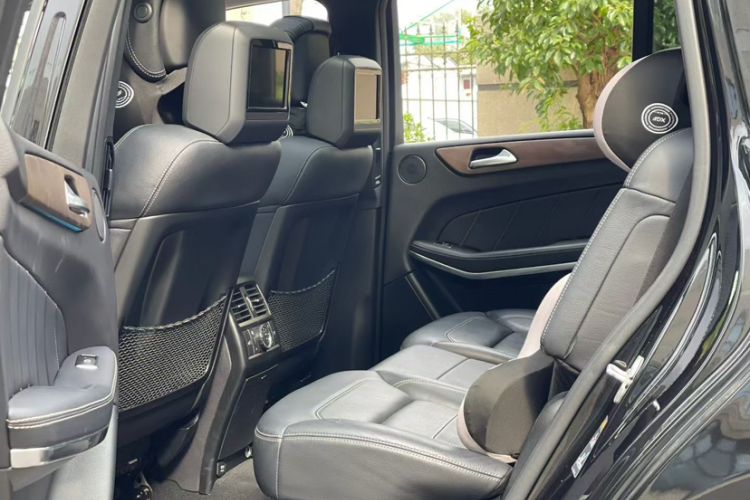Used Mercedes-Benz GL-Class 2015 GL 500 4MATIC Interior 4