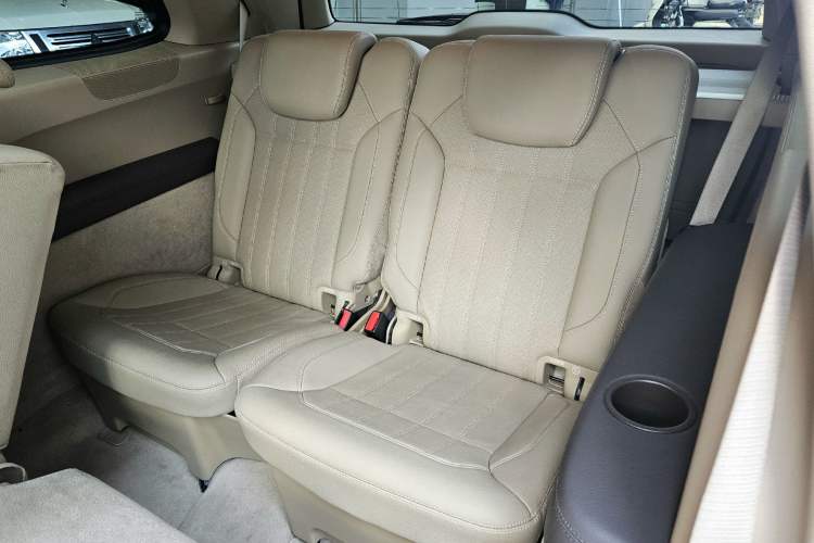 Used Mercedes-Benz GL-Class 2015 GL 400 4MATIC Dynamic Model Interior 6