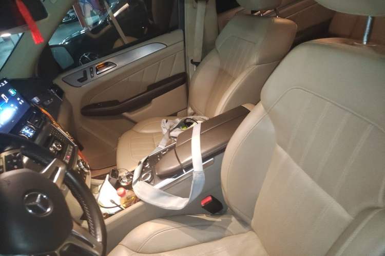 Used Mercedes-Benz GL-Class 2015 GL 400 4MATIC Dynamic Model Left Front Seat