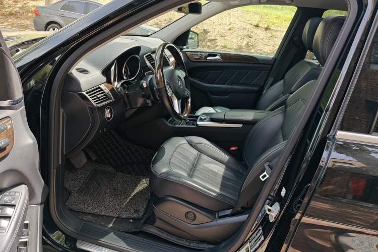 Used Mercedes-Benz GL-Class  Left Front Seat
