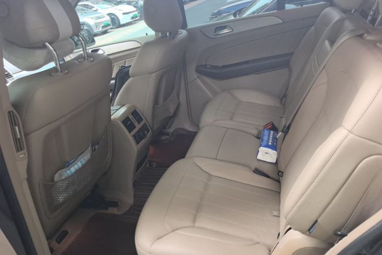 Used Mercedes-Benz GL-Class 2015 GL 400 4MATIC Dynamic Model Left Rear Seat