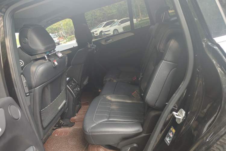 Used Mercedes-Benz GL-Class 2015 GL 400 4MATIC Dynamic Model Left Rear Seat