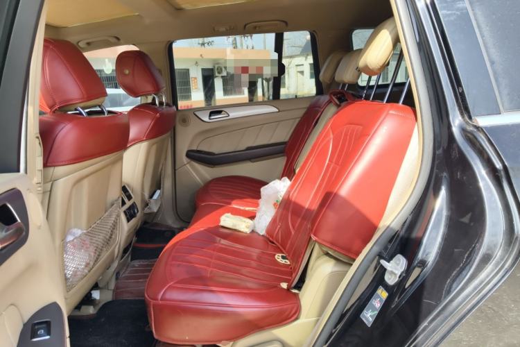 Used Mercedes-Benz GL-Class 2015 GL 400 4MATIC Dynamic Model Left Rear Seat