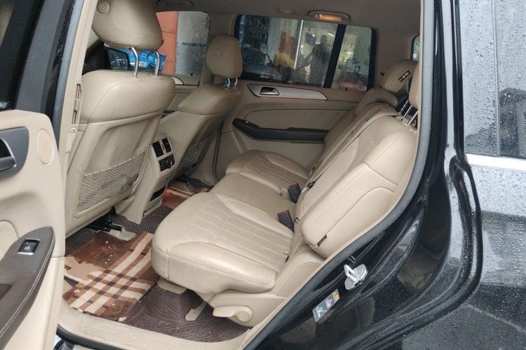 Used Mercedes-Benz GL-Class 2015 GL 400 4MATIC Dynamic Model Left Rear Seat