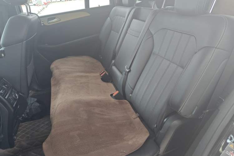 Used Mercedes-Benz GL-Class 2015 GL 400 4MATIC Dynamic Model Left Rear Seat