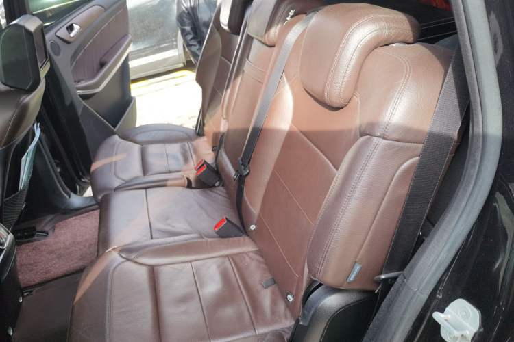 Used Mercedes-Benz GL-Class 2015 GL 500 4MATIC Left Rear Seat