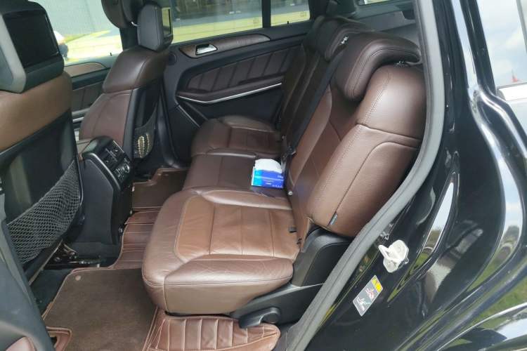 Used Mercedes-Benz GL-Class 2015 GL 500 4MATIC Left Rear Seat