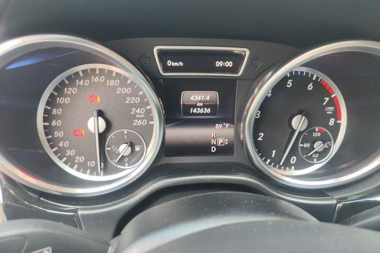 Used Mercedes-Benz GL-Class  Odometer Close Up