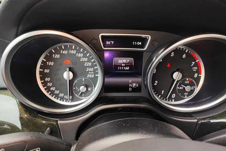 Used Mercedes-Benz GL-Class  Odometer Close Up