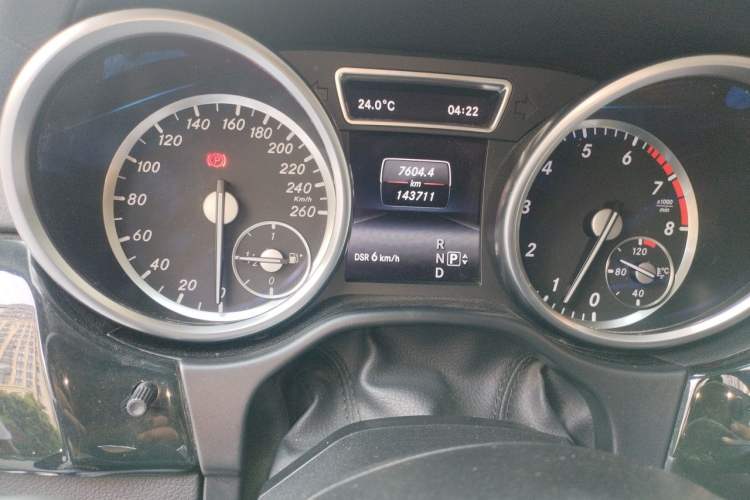 Used Mercedes-Benz GL-Class  Odometer Close Up