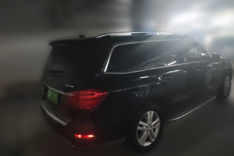 Used Mercedes-Benz GL-Class 2015 GL 400 4MATIC Dynamic Model Rear Right 45 Deg