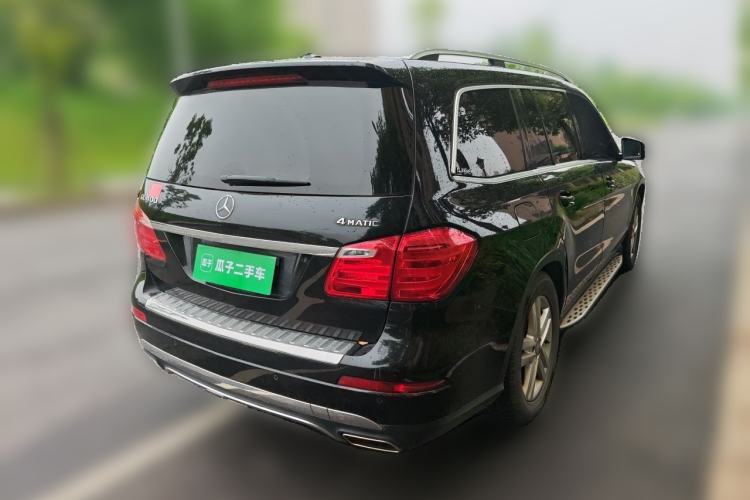 Used Mercedes-Benz GL-Class 2015 GL 400 4MATIC Dynamic Model Rear Right 45 Deg