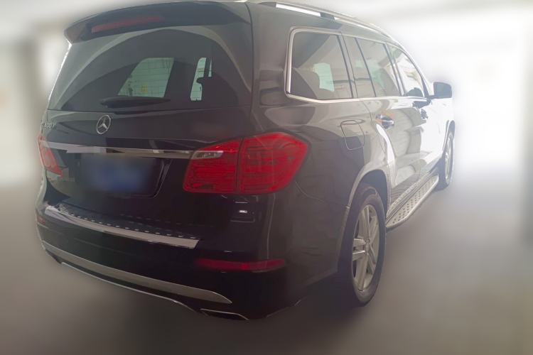 Used Mercedes-Benz GL-Class 2015 GL 400 4MATIC Dynamic Model Rear Right 45 Deg