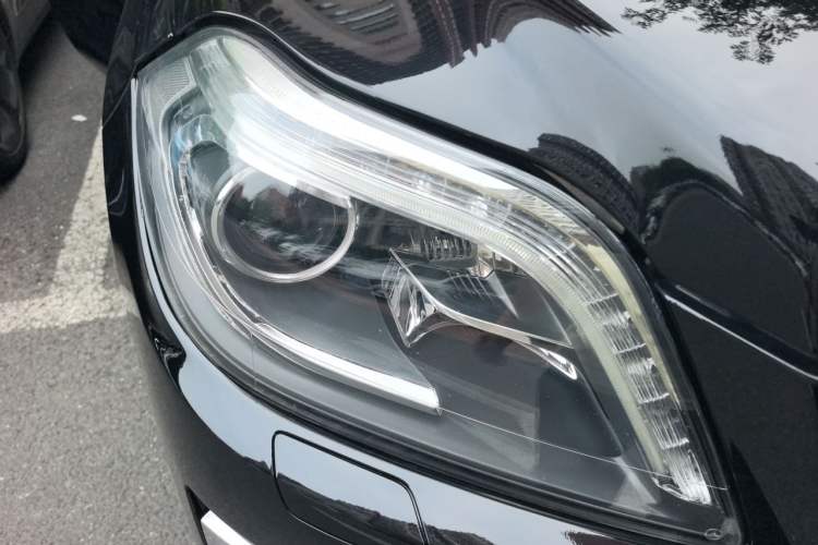 Used Mercedes-Benz GL-Class 2015 GL 400 4MATIC Dynamic Model Right Front Headlight