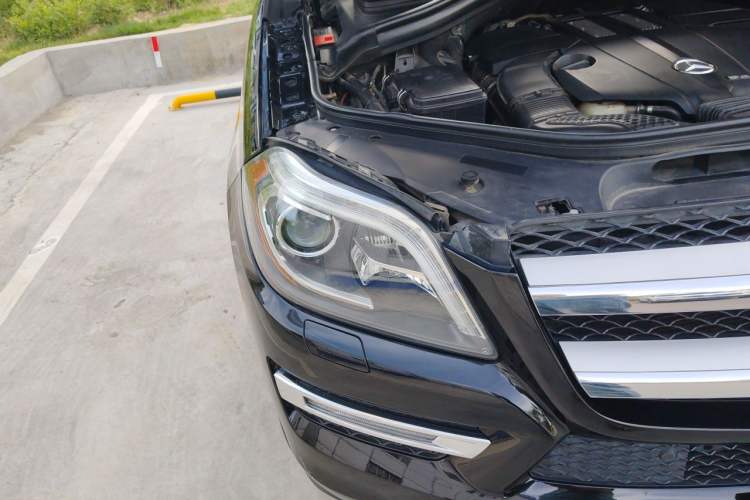 Used Mercedes-Benz GL-Class 2015 GL 400 4MATIC Luxury Model Right Front Headlight