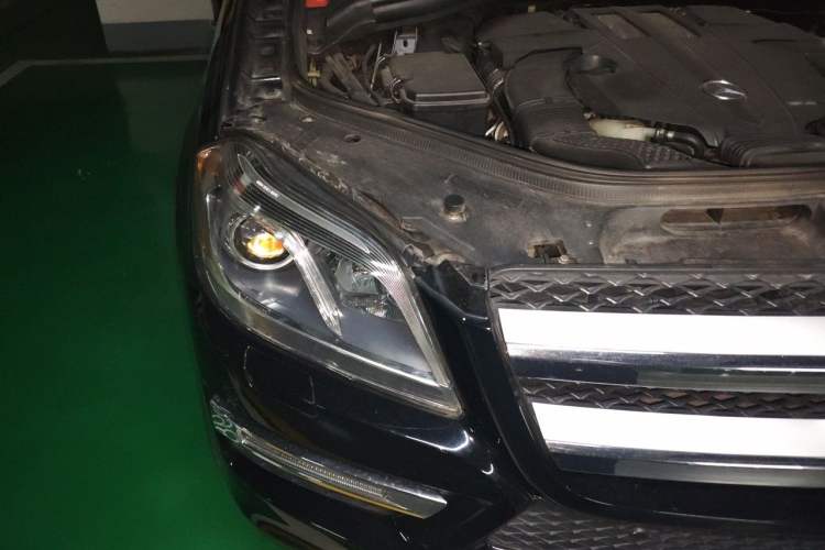 Used Mercedes-Benz GL-Class  Right Front Headlight