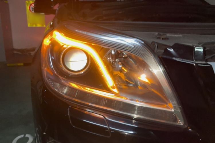Used Mercedes-Benz GL-Class  Right Front Headlight