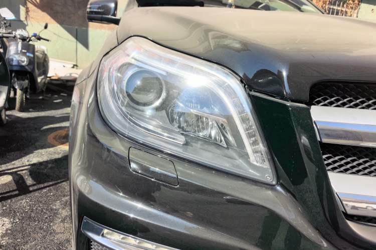 Used Mercedes-Benz GL-Class 2015 GL 500 4MATIC Right Front Headlight
