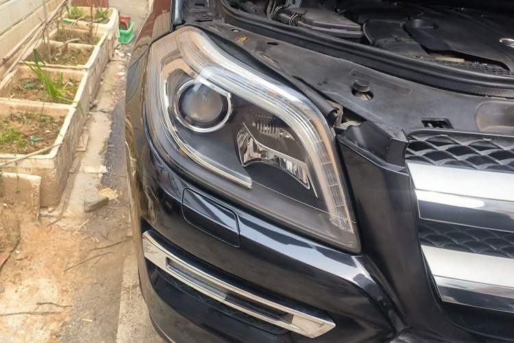 Used Mercedes-Benz GL-Class 2015 GL 400 4MATIC Dynamic Model Right Front Headlight