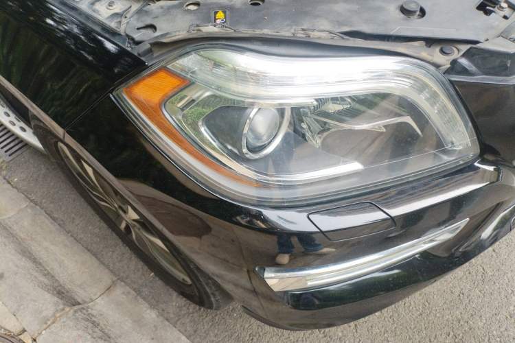Used Mercedes-Benz GL-Class  Right Front Headlight