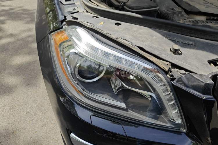 Used Mercedes-Benz GL-Class  Right Front Headlight