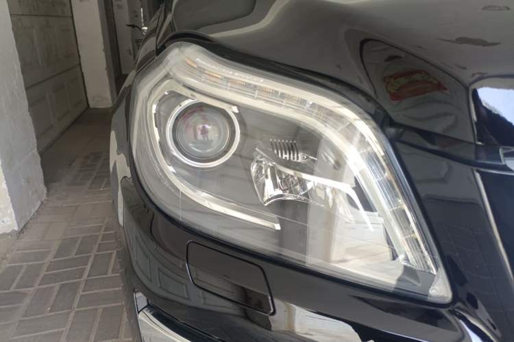 Used Mercedes-Benz GL-Class 2015 GL 400 4MATIC Dynamic Model Right Front Headlight