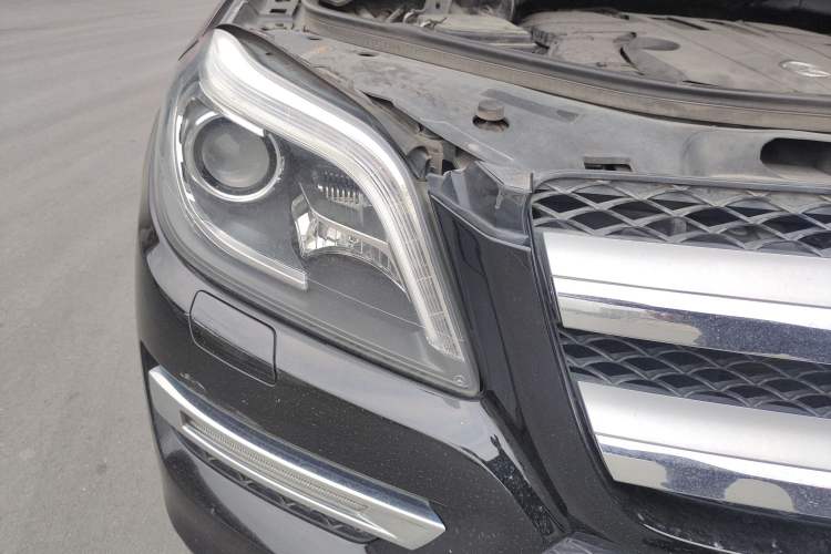 Used Mercedes-Benz GL-Class 2015 GL 400 4MATIC Luxury Model Right Front Headlight
