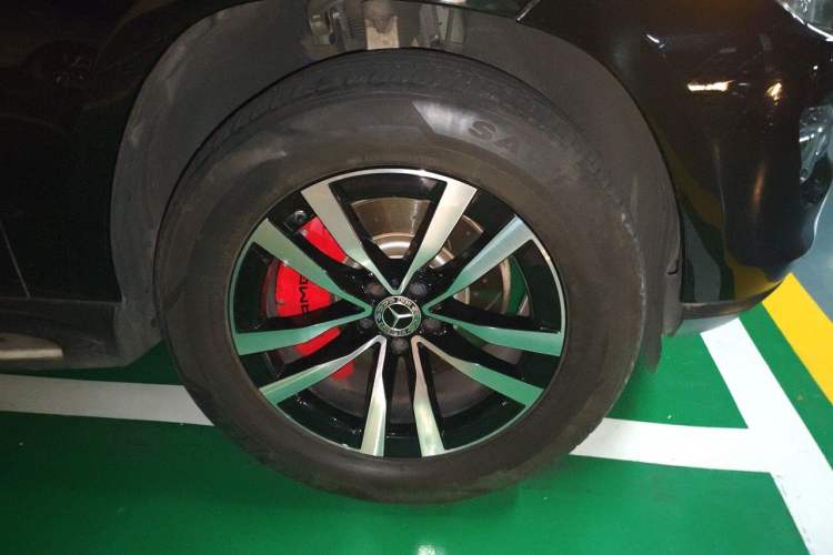 Used Mercedes-Benz GL-Class  Right Front Wheel Hub