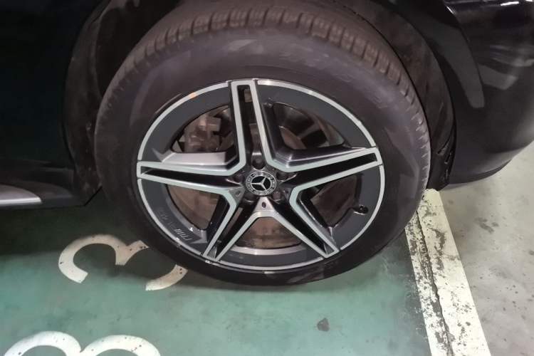 Used Mercedes-Benz GL-Class  Right Front Wheel Hub