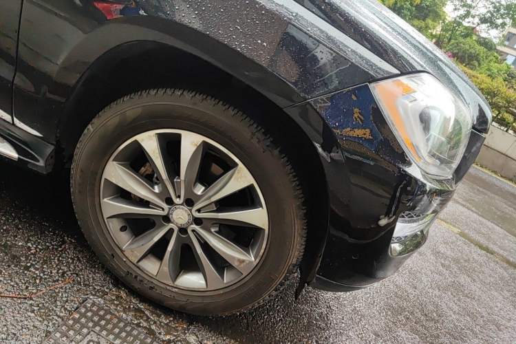 Used Mercedes-Benz GL-Class  Right Front Wheel Hub