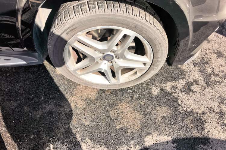 Used Mercedes-Benz GL-Class 2015 GL 500 4MATIC Right Front Wheel Hub