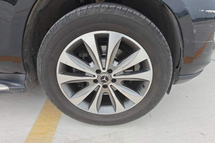 Used Mercedes-Benz GL-Class 2015 GL 400 4MATIC Dynamic Model Right Front Wheel Hub