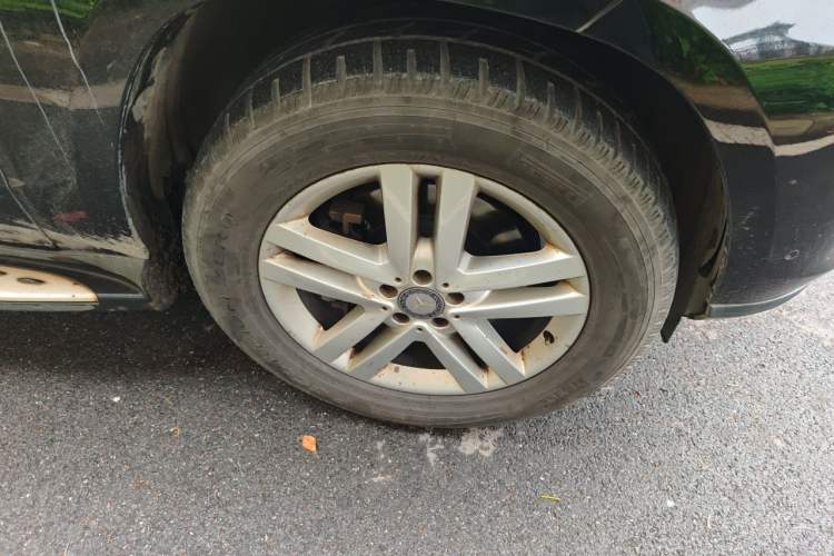 Used Mercedes-Benz GL-Class 2015 GL 400 4MATIC Dynamic Model Right Front Wheel Hub