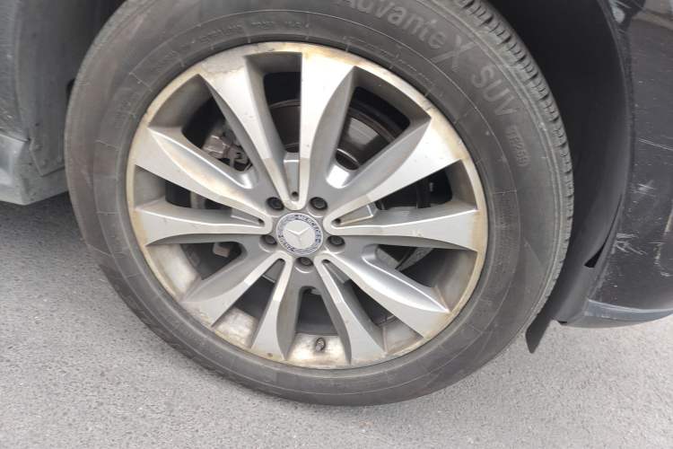 Used Mercedes-Benz GL-Class 2015 GL 400 4MATIC Luxury Model Right Front Wheel Hub